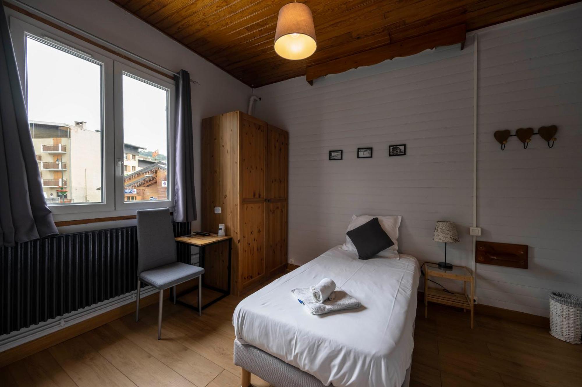 Hotel Les Flocons Le Sauze Exterior photo