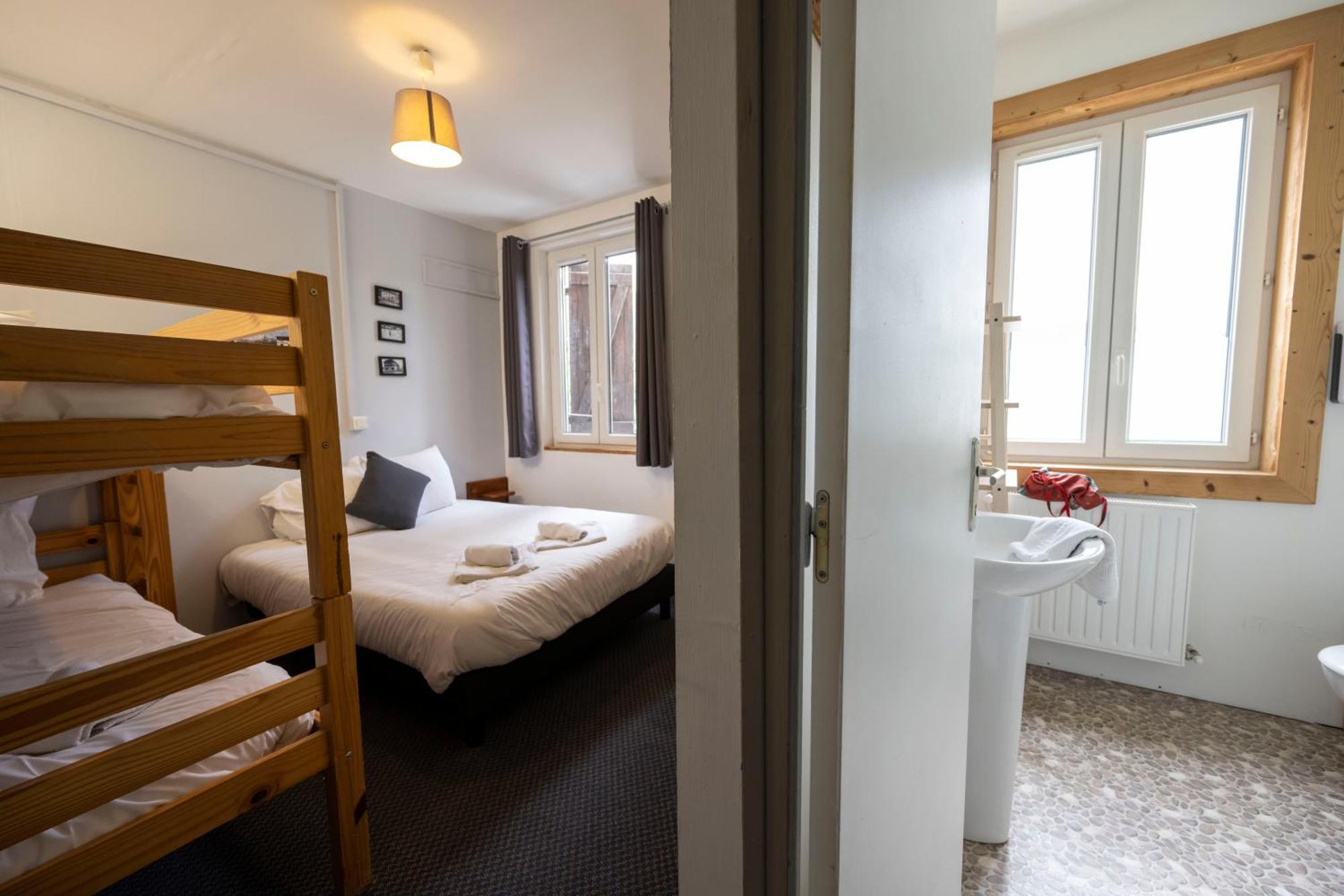 Hotel Les Flocons Le Sauze Exterior photo
